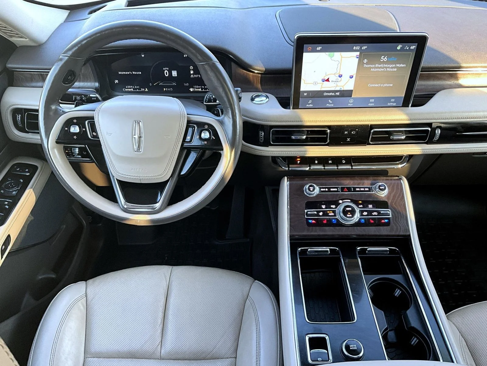 Used 2023 White Lincoln Reserve image 13