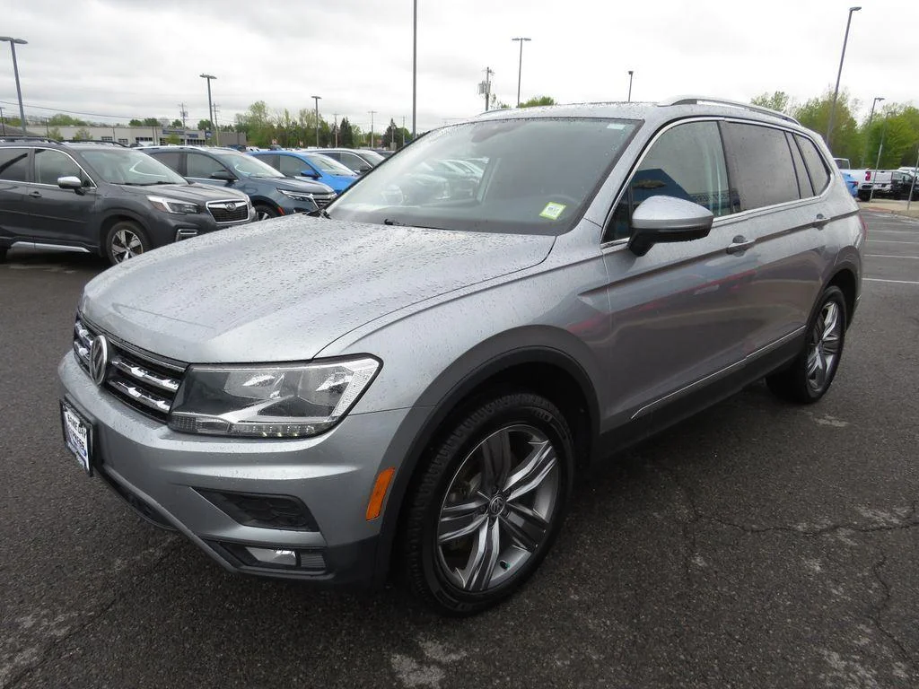 Used 2020 Silver Metallic Volkswagen 2.0T SEL image 10