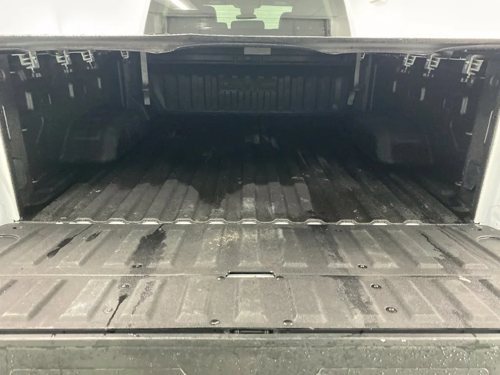 Used 2026 White GMC AT4 image 8