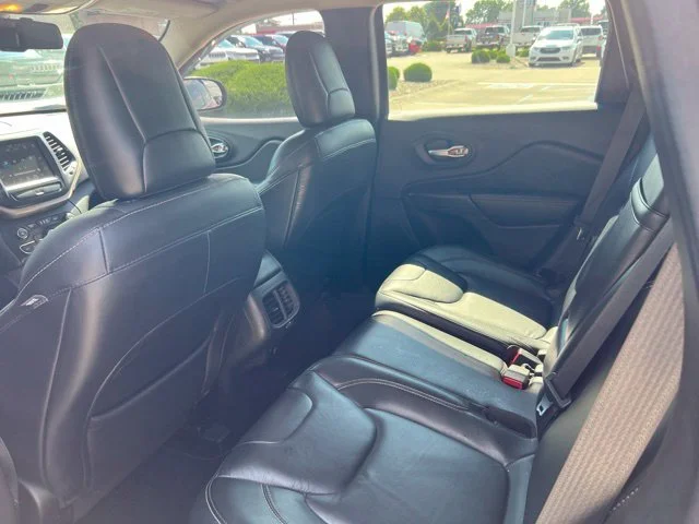 Used 2016 Red Jeep Limited image 32