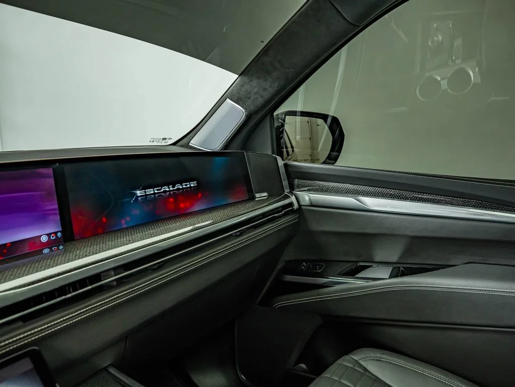 Used 2025 Black Raven Cadillac V-Series image 32
