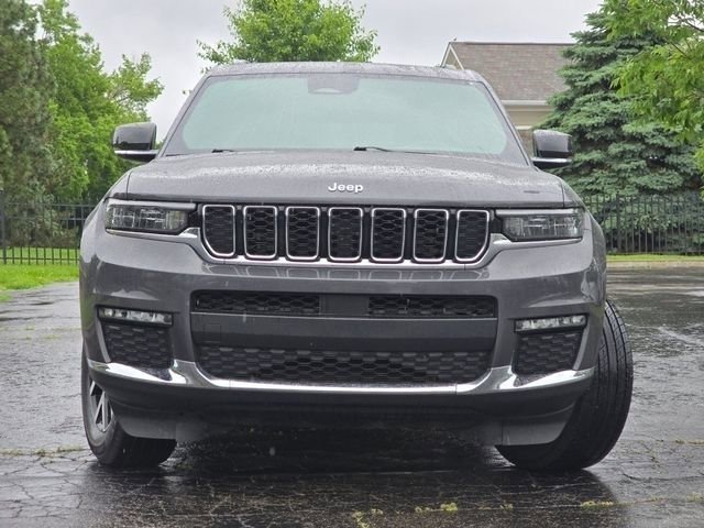 Used 2024 Baltic Gray Metallic Clearcoat Jeep Limited image 3