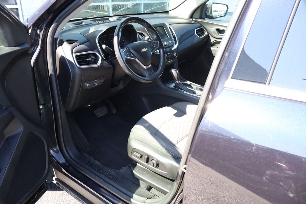Used 2020 MIDNIGHT BLUE METALLIC Chevrolet LT image 13