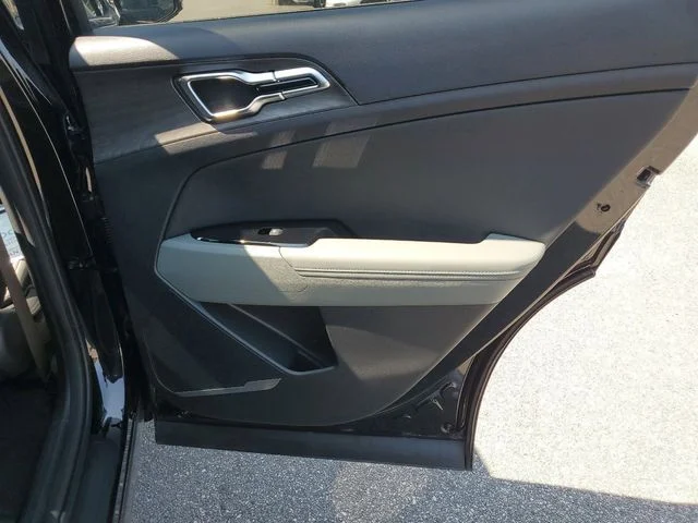 New 2024 Fusion Black Kia X-Line image 29