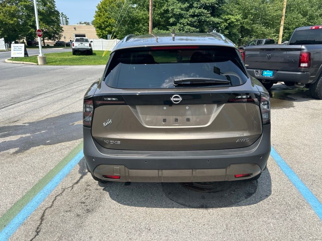 Used 2025 Brown Nissan SV image 6