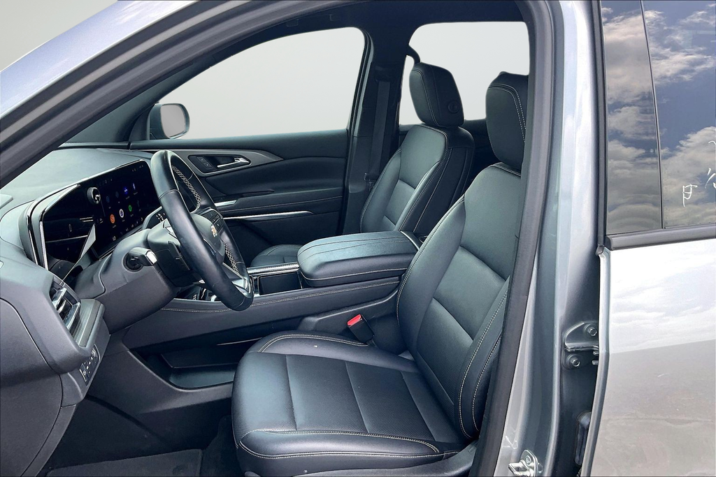 Used 2025 Gray Chevrolet LT image 10
