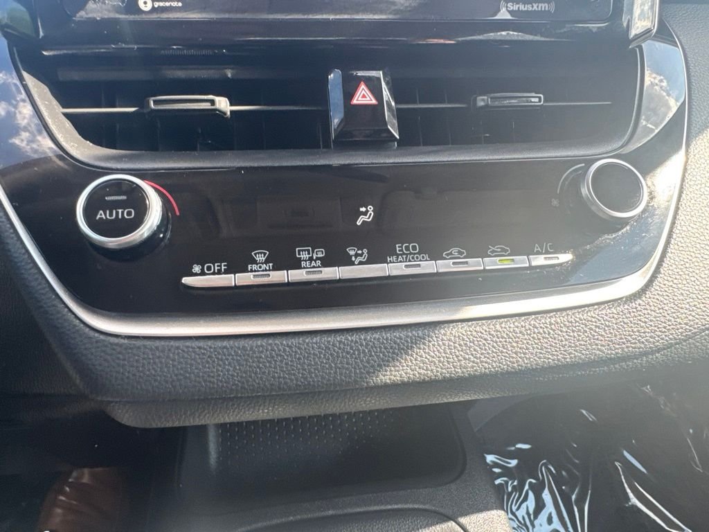 Used 2021  Toyota LE image 14