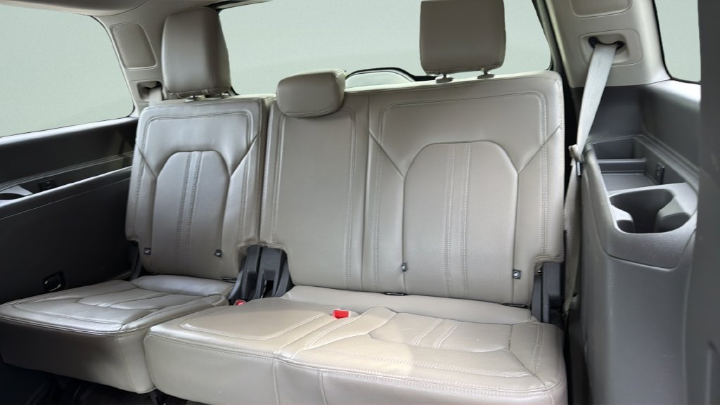 Used 2018 White Ford Limited image 32