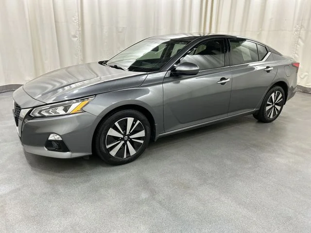Used 2019 Nissan Altima SV with VIN 1N4BL4DW9KN305627 for sale in Waterbury, CT