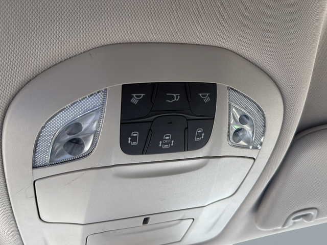 Used 2024 White Chrysler Touring L image 34