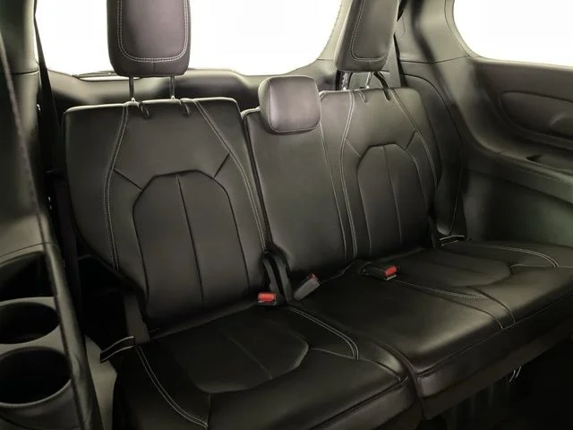 2025 Chrysler Pacifica Select - Photo 18