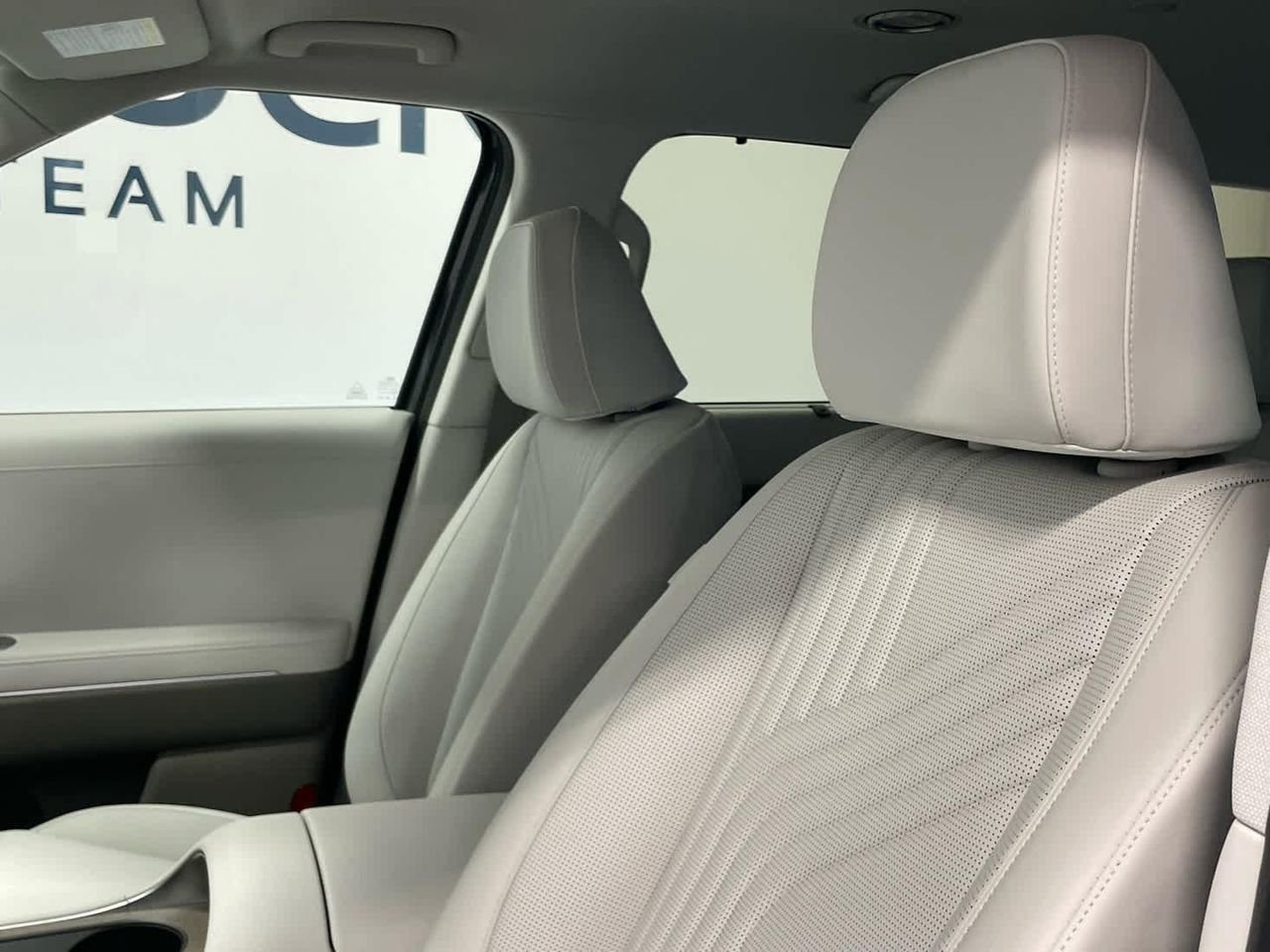 New 2026 Creamy White Pearl Hyundai SEL 7P image 25