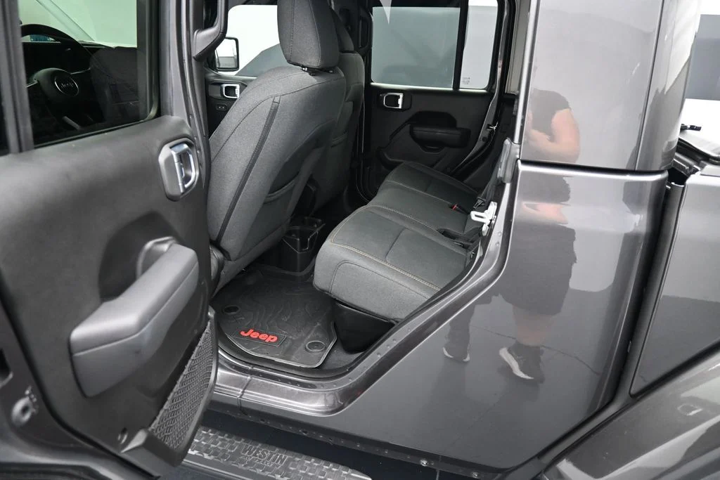 Used 2025 Gray Jeep Nighthawk image 21