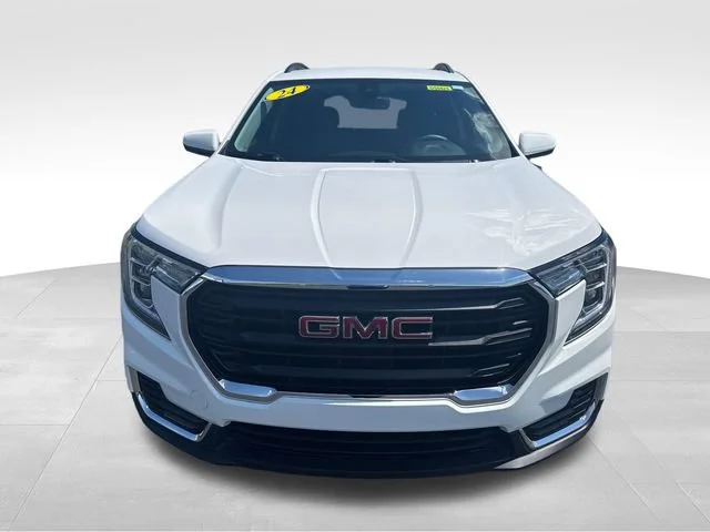 Used 2024 Summit White GMC SLE image 9
