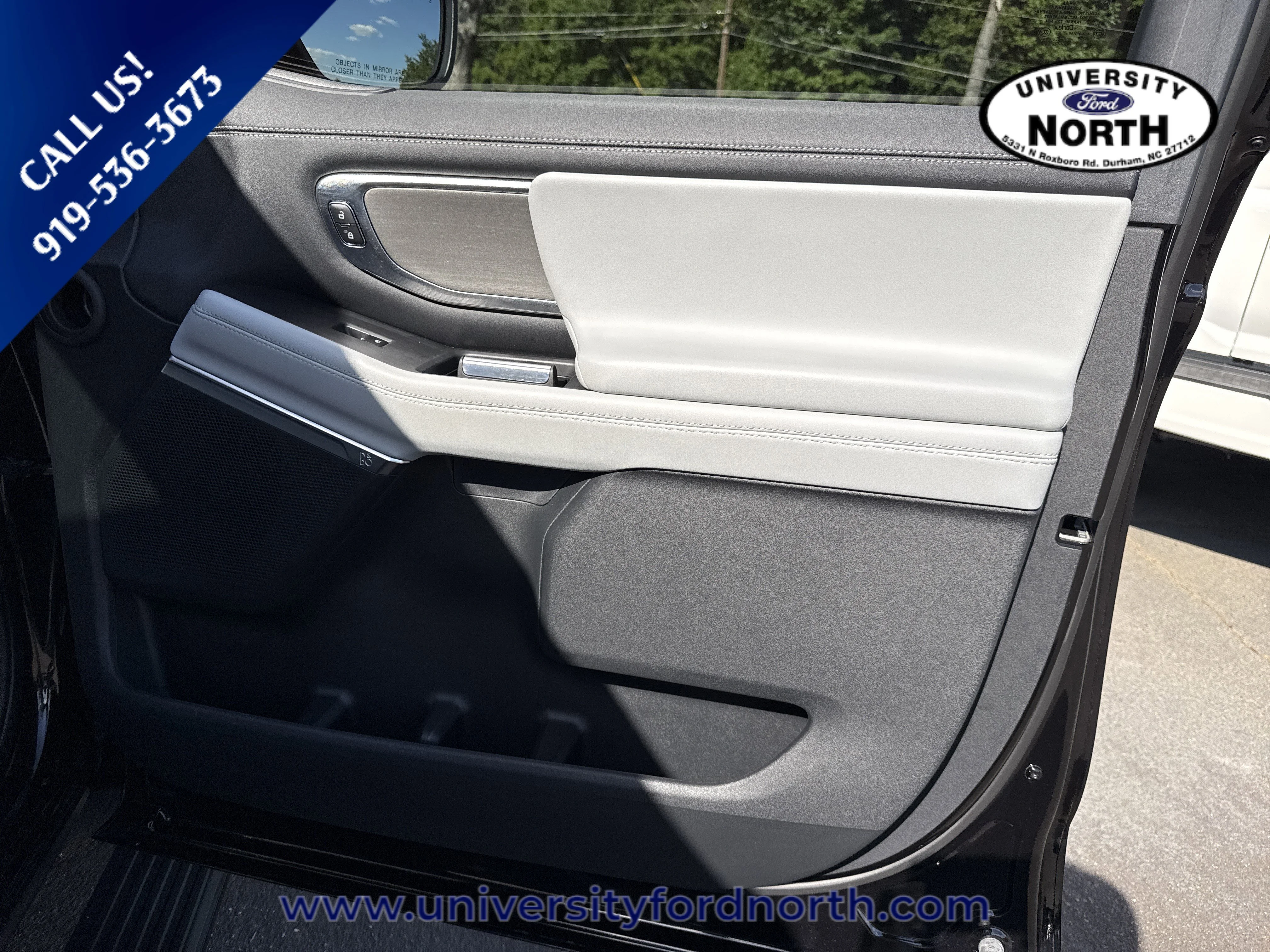 Used 2025 Agate Black Metallic Ford Platinum image 39