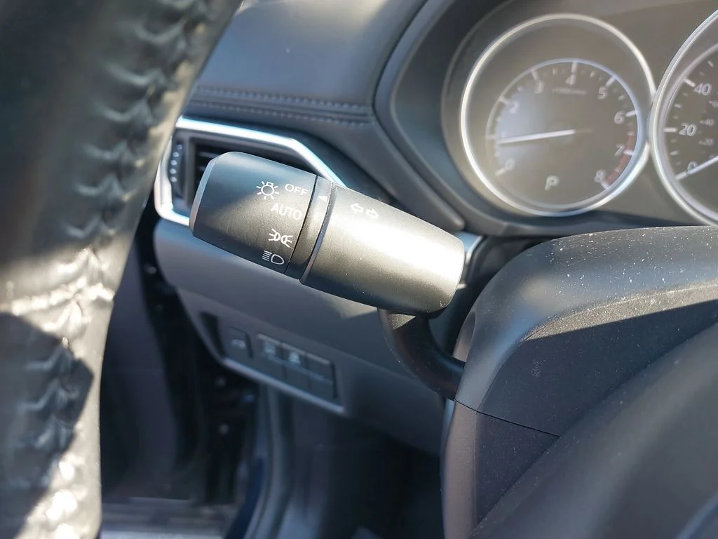 Used 2021 Blue Mazda Touring image 26
