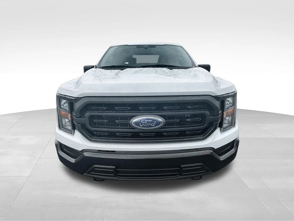 Used 2023 White Ford XL image 2