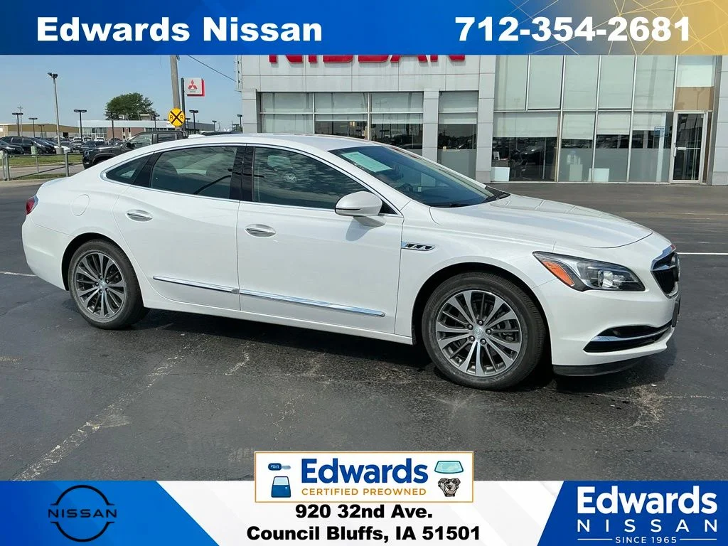 2017 Buick LaCrosse Essence's photo