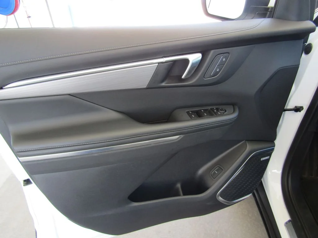 Used 2025 White Buick Preferred image 25