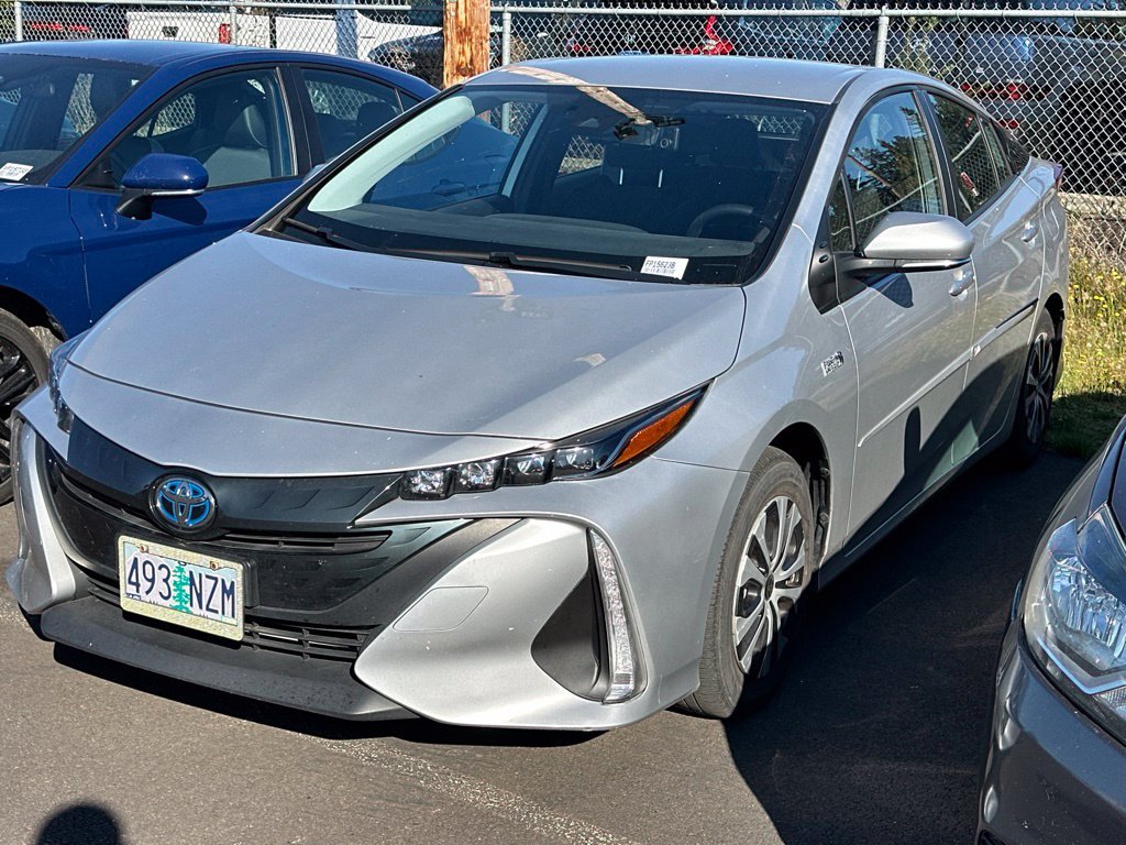 Used 2022 Classic Silver Metallic Toyota LE image 1