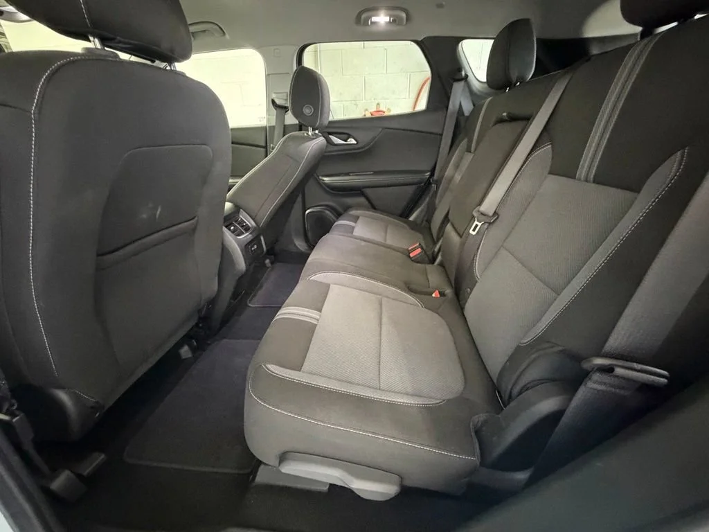 Used 2025 Summit White Chevrolet 2LT image 56