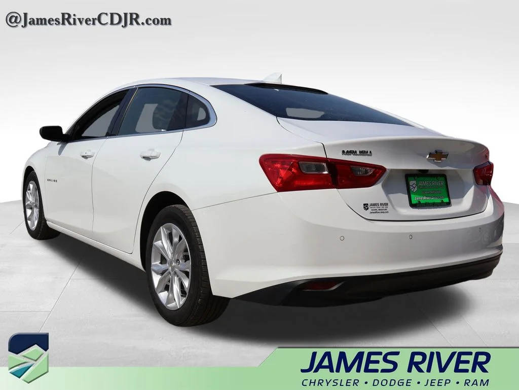 Used 2024 White Chevrolet LT image 3