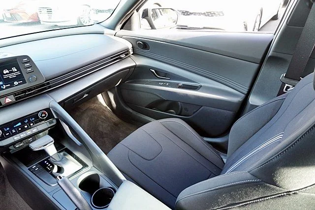 Used 2026 Black Hyundai SEL Sport image 19