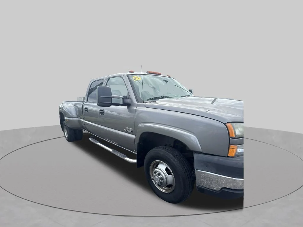 Used 2007 Graystone Metallic Chevrolet LT image 5