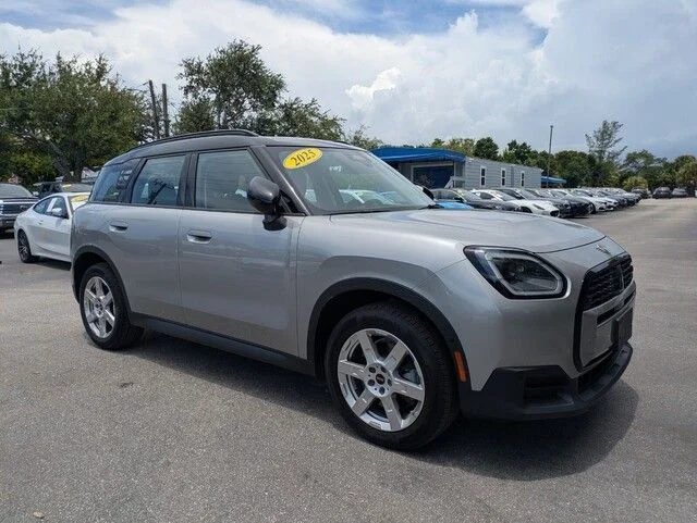 Used 2025 Silver MINI Cooper S ALL4 image 9