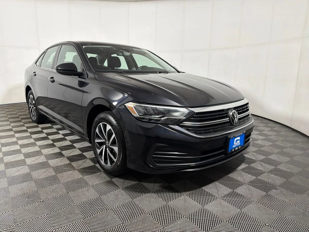 3VW5M7BU3RM073230