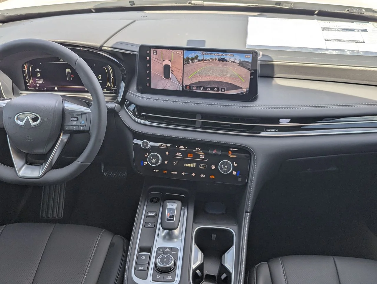 New 2027 RADIANT WHITE INFINITI Luxe AWD image 30