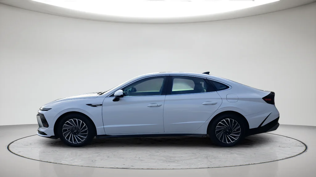 Used 2026 White Hyundai SEL image 6
