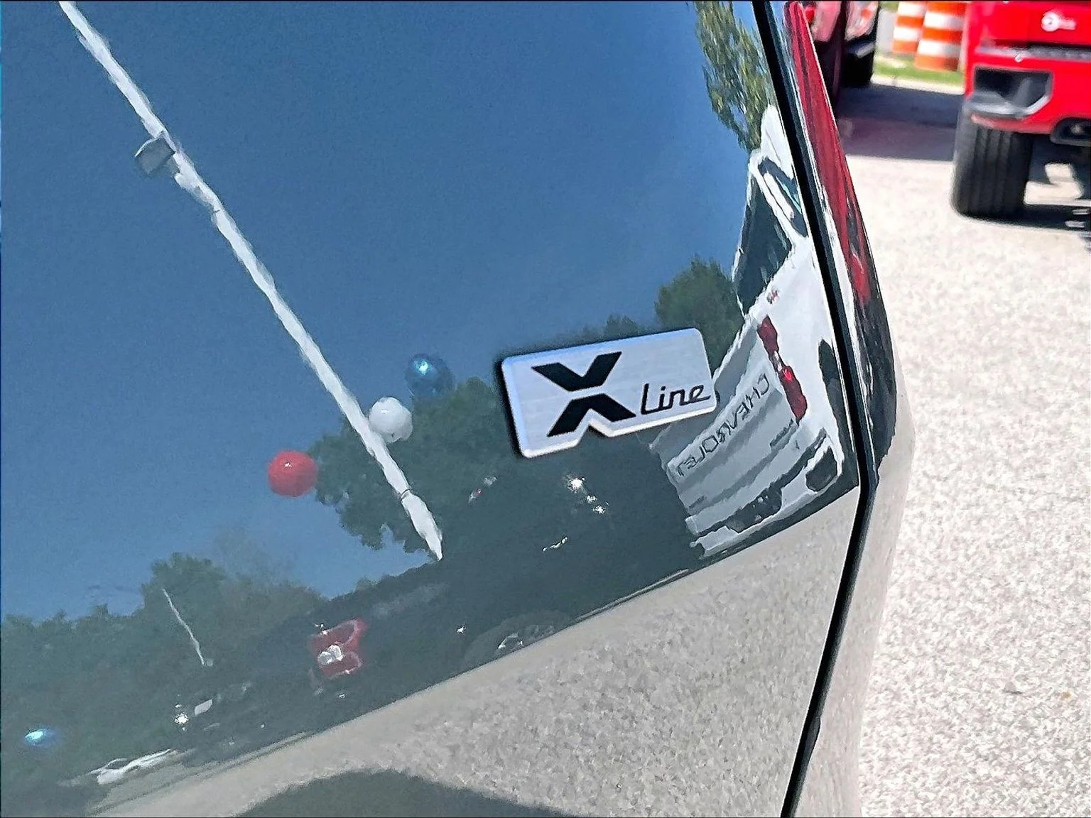 Used 2023 Green Kia X-Line image 9