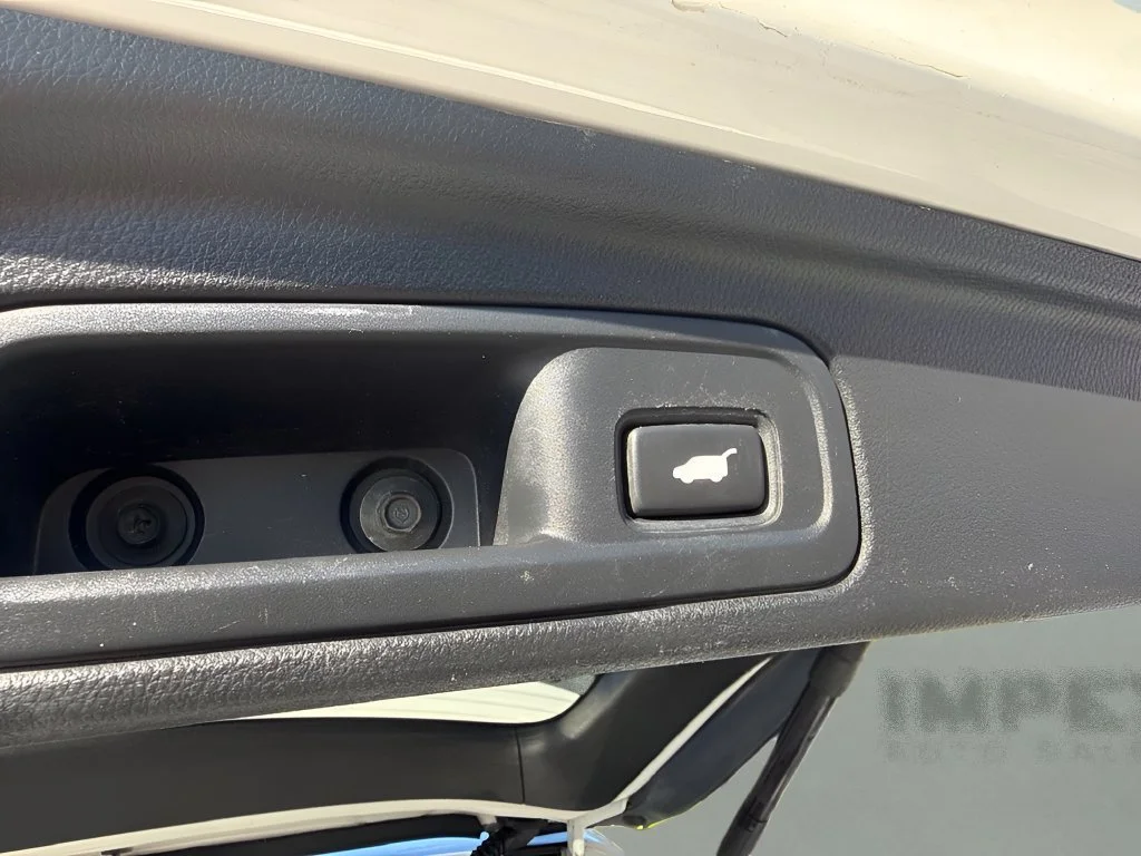 Used 2017  Honda Touring image 26