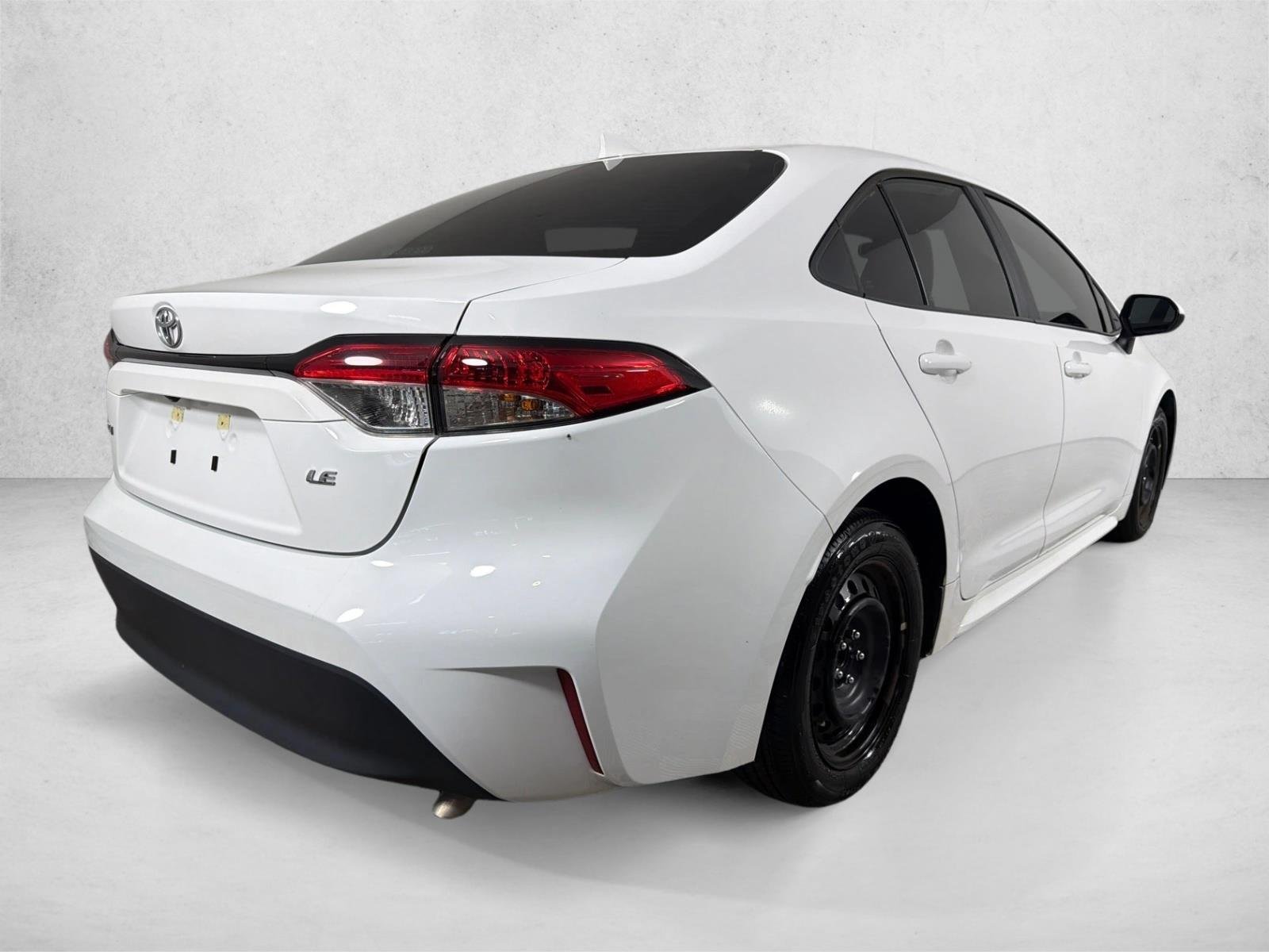 Used 2025 Ice Cap Toyota LE image 3