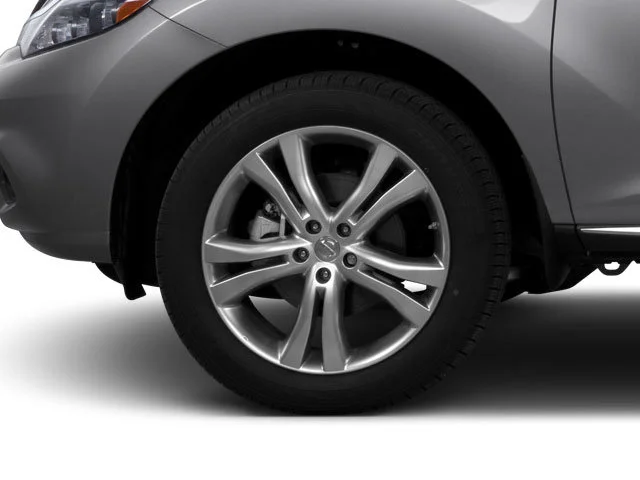 Used 2013 Super Black Clearcoat Nissan LE image 14