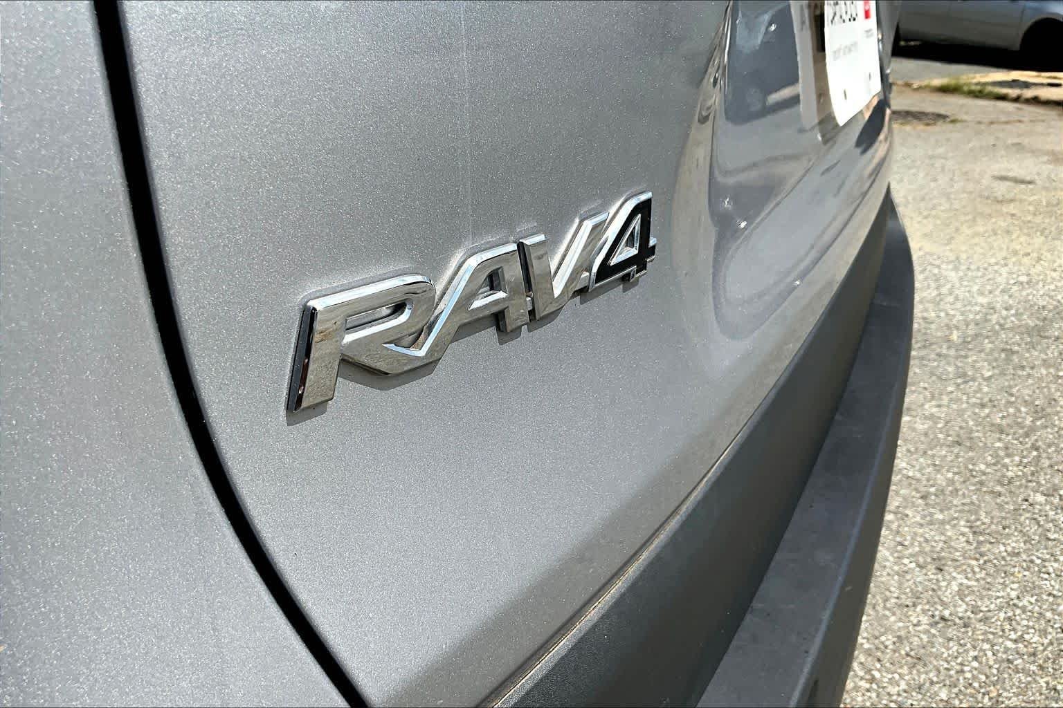 2022 Toyota RAV4 XLE - Photo 53