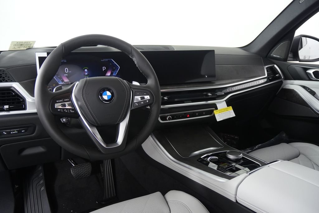 Used 2026 Mineral White Metallic BMW xDrive40i image 17