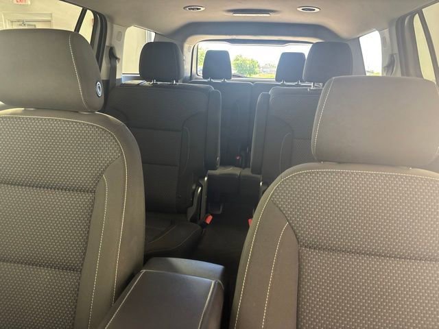 Used 2023 Light Stone Metallic GMC SLE image 21
