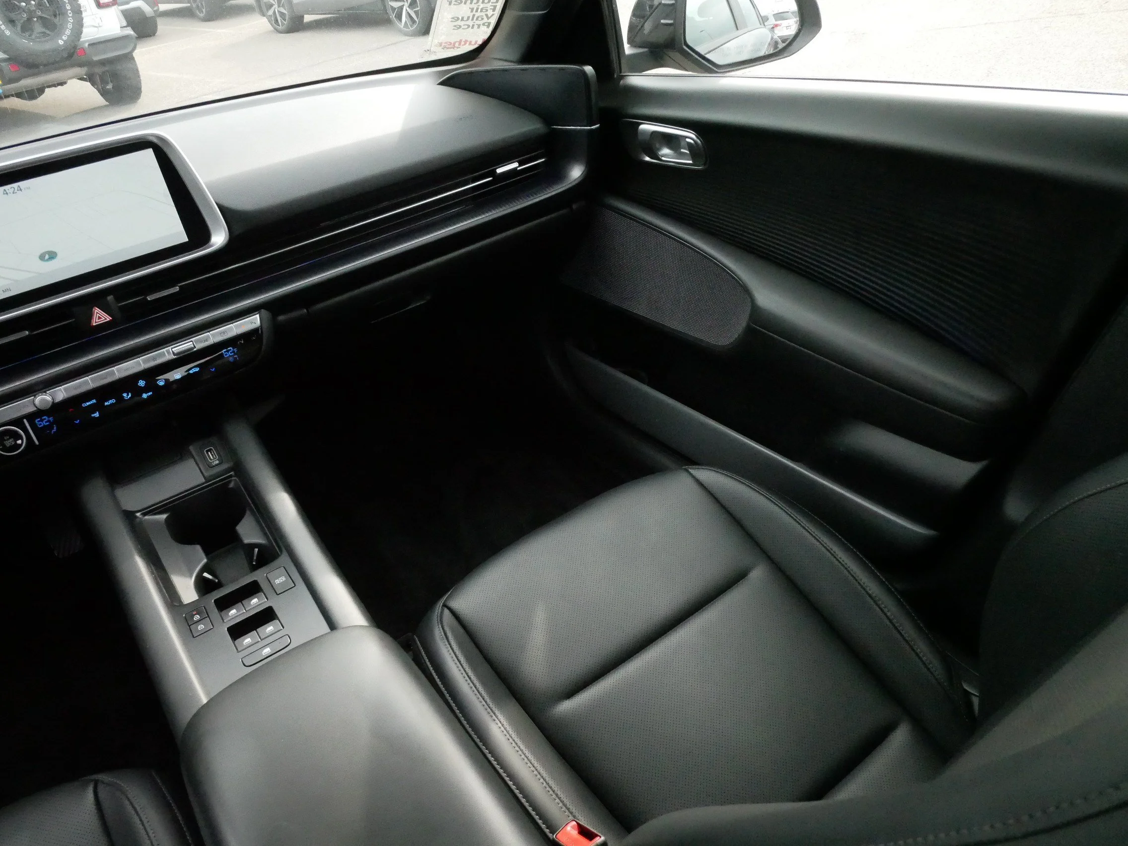 Used 2023 Onyx Black Hyundai SEL image 11