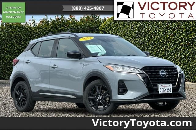 2022 Nissan Kicks SR