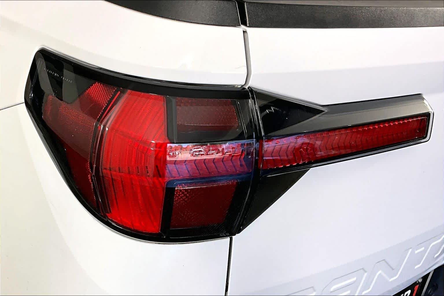 Used 2022 Ice White Hyundai SEL image 23