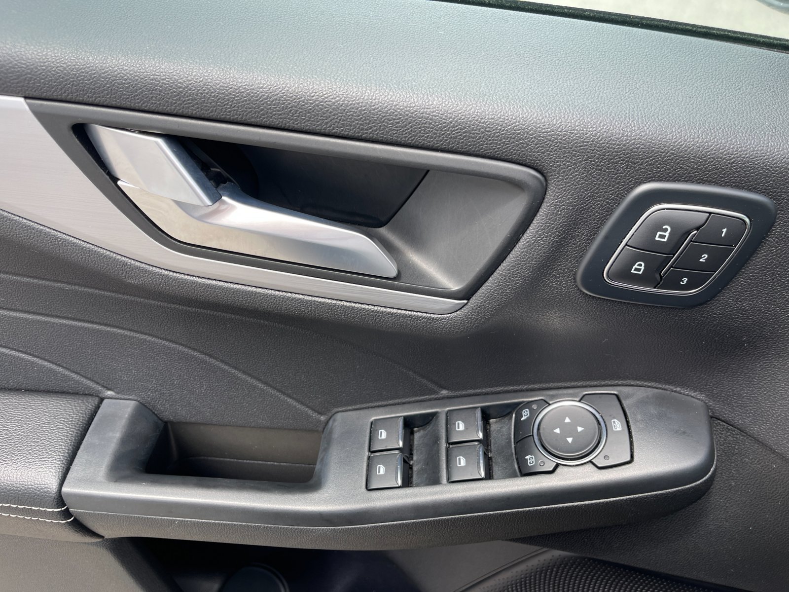 Used 2024 Agate Black Metallic Ford Platinum image 13
