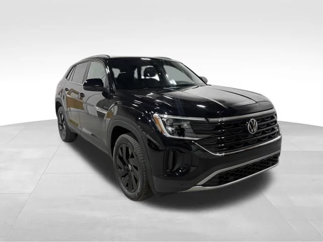 New 2026 Black Volkswagen 2.0T SE w/Technology image 6