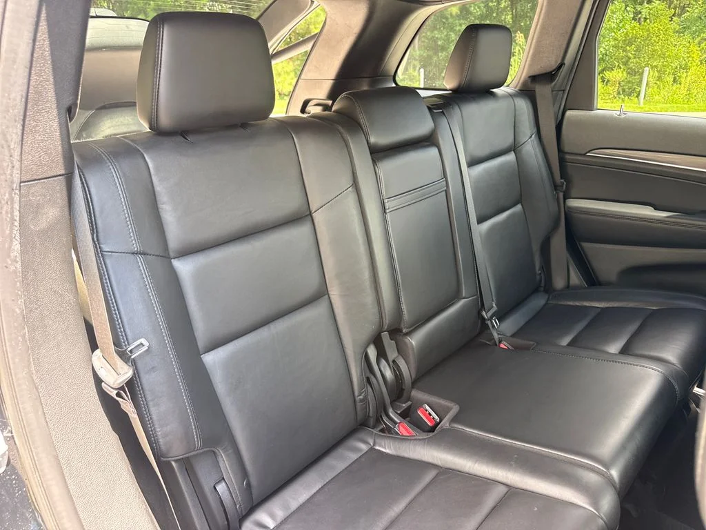 Used 2020 Diamond Black Jeep Limited image 33
