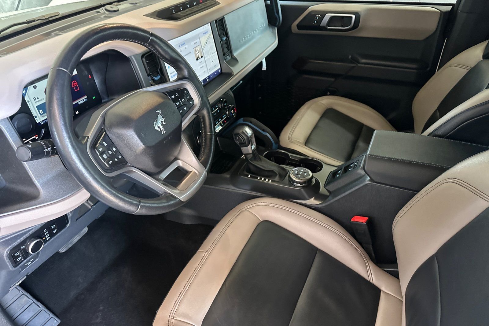 Used 2024 White Ford Wildtrak image 9