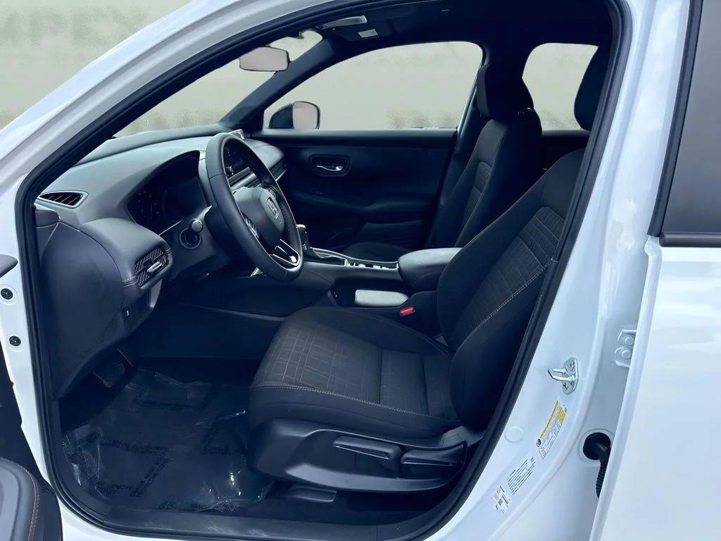 Used 2025 White Honda Sport image 5