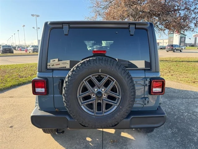 New 2026 Anvil Clear-Coat Exterior Paint Jeep Sport S image 5