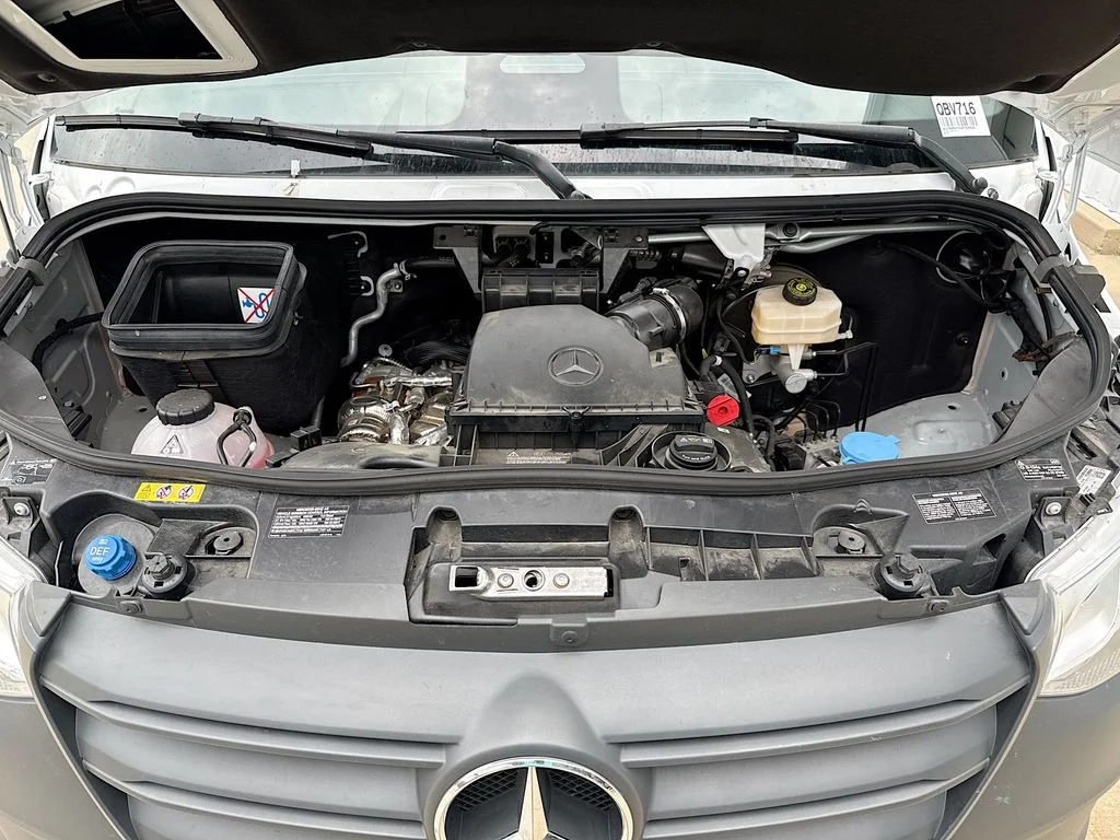 Used 2025 White Mercedes-Benz Cargo 144 WB image 27