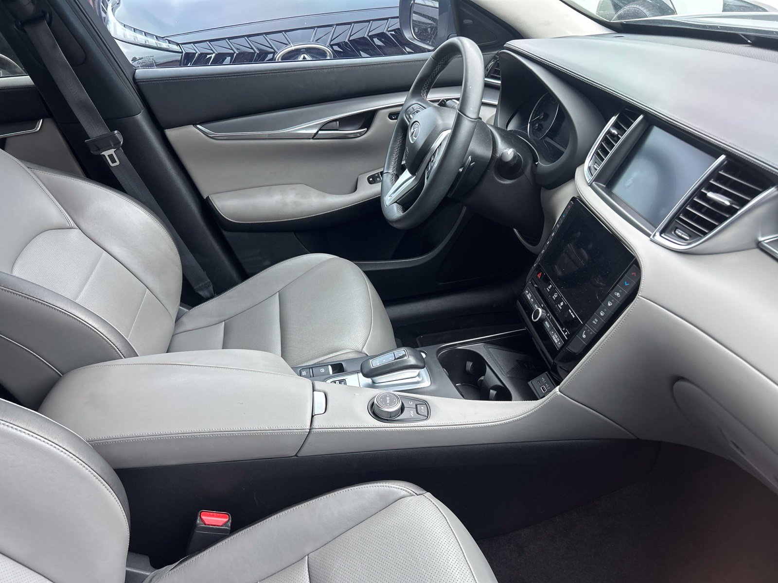 Used 2023 Gray INFINITI LUXE image 14